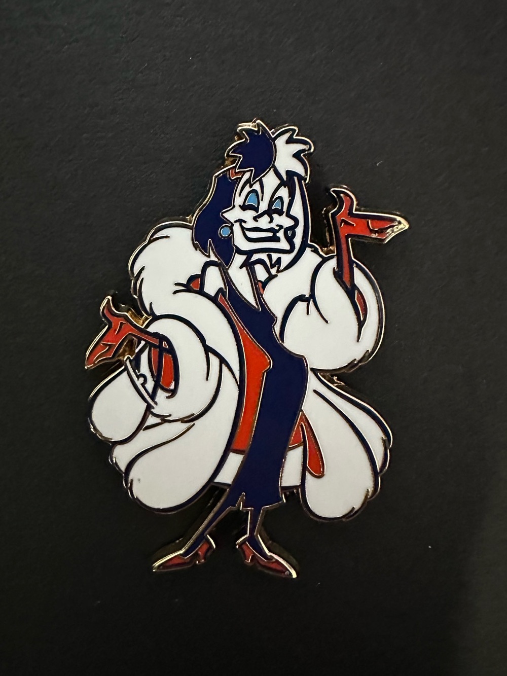 Disney D23 Gold Member Pin Villains Cruella de Vil Pin new. 101 Dalmations pin